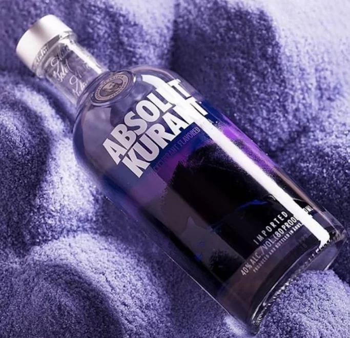 Absolut Kurant vodka (Hương Nho đen)